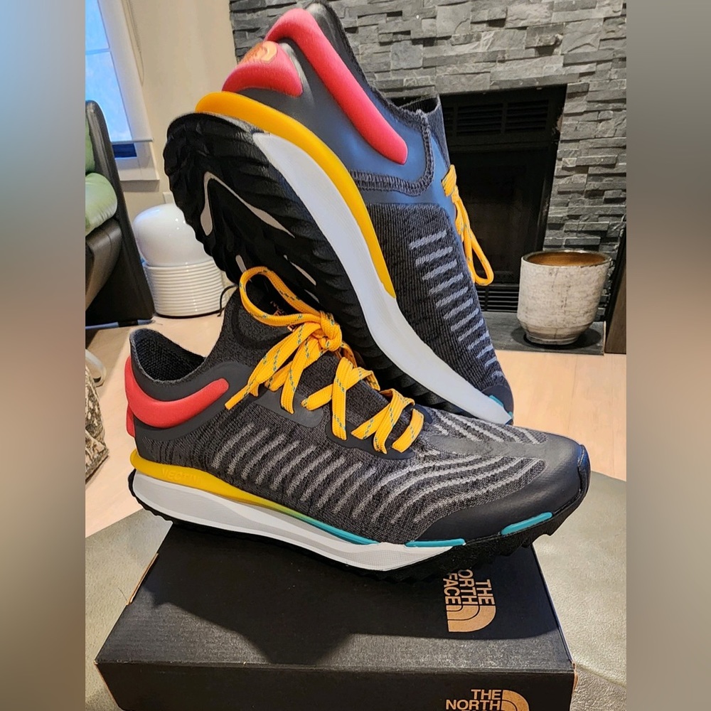 The North Face Sneakers - Picture 2 of 4